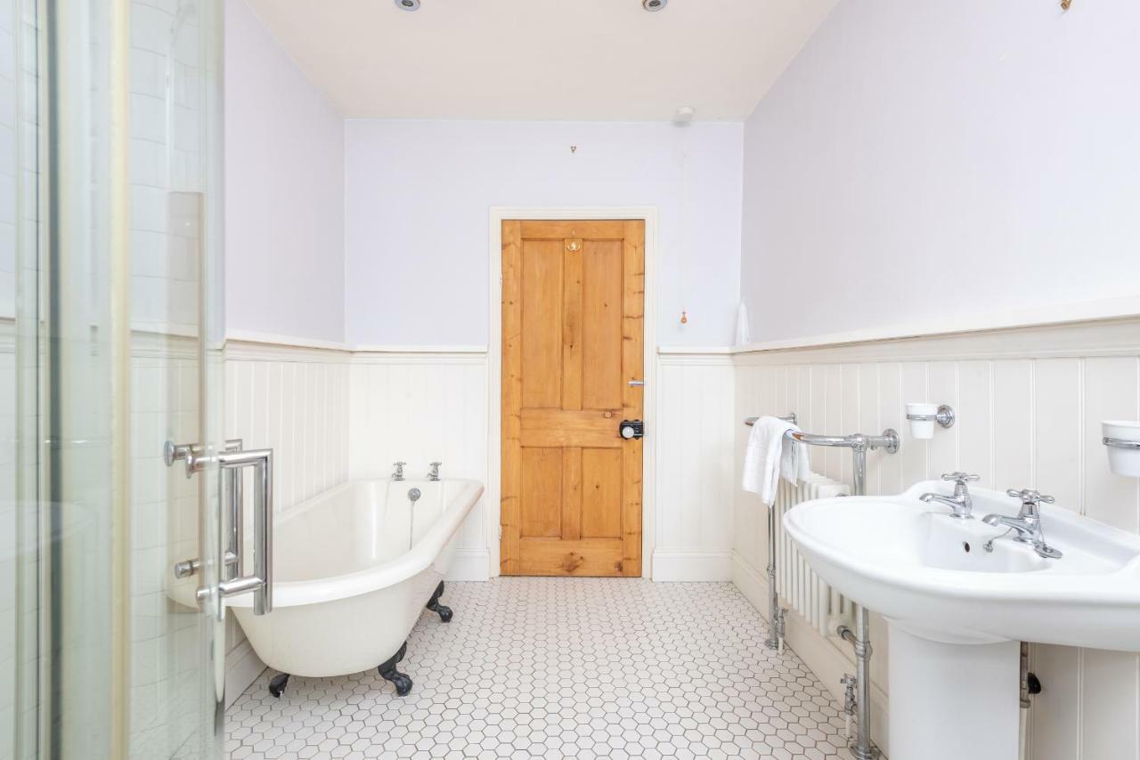 Ferienwohnung Charming Base For 5 Near Bishy Rd Pass The Keys York Exterior foto