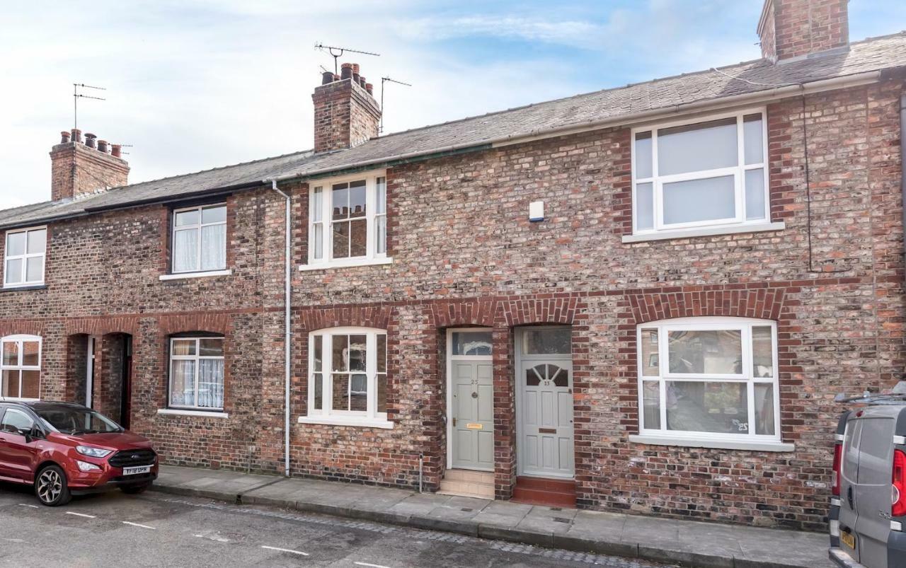 Ferienwohnung Charming Base For 5 Near Bishy Rd Pass The Keys York Exterior foto