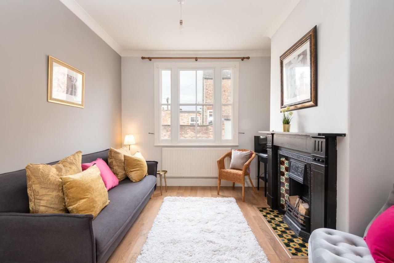 Ferienwohnung Charming Base For 5 Near Bishy Rd Pass The Keys York Exterior foto