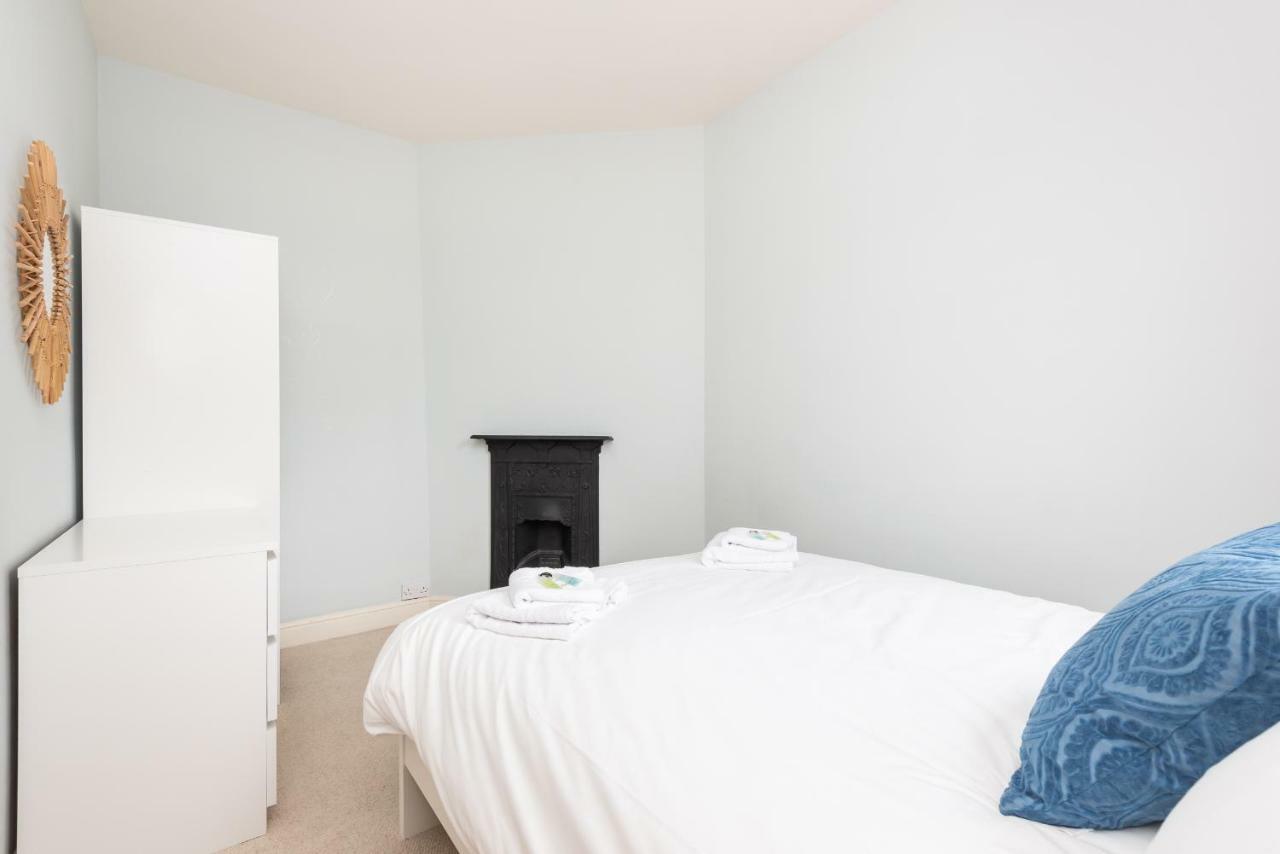 Ferienwohnung Charming Base For 5 Near Bishy Rd Pass The Keys York Exterior foto