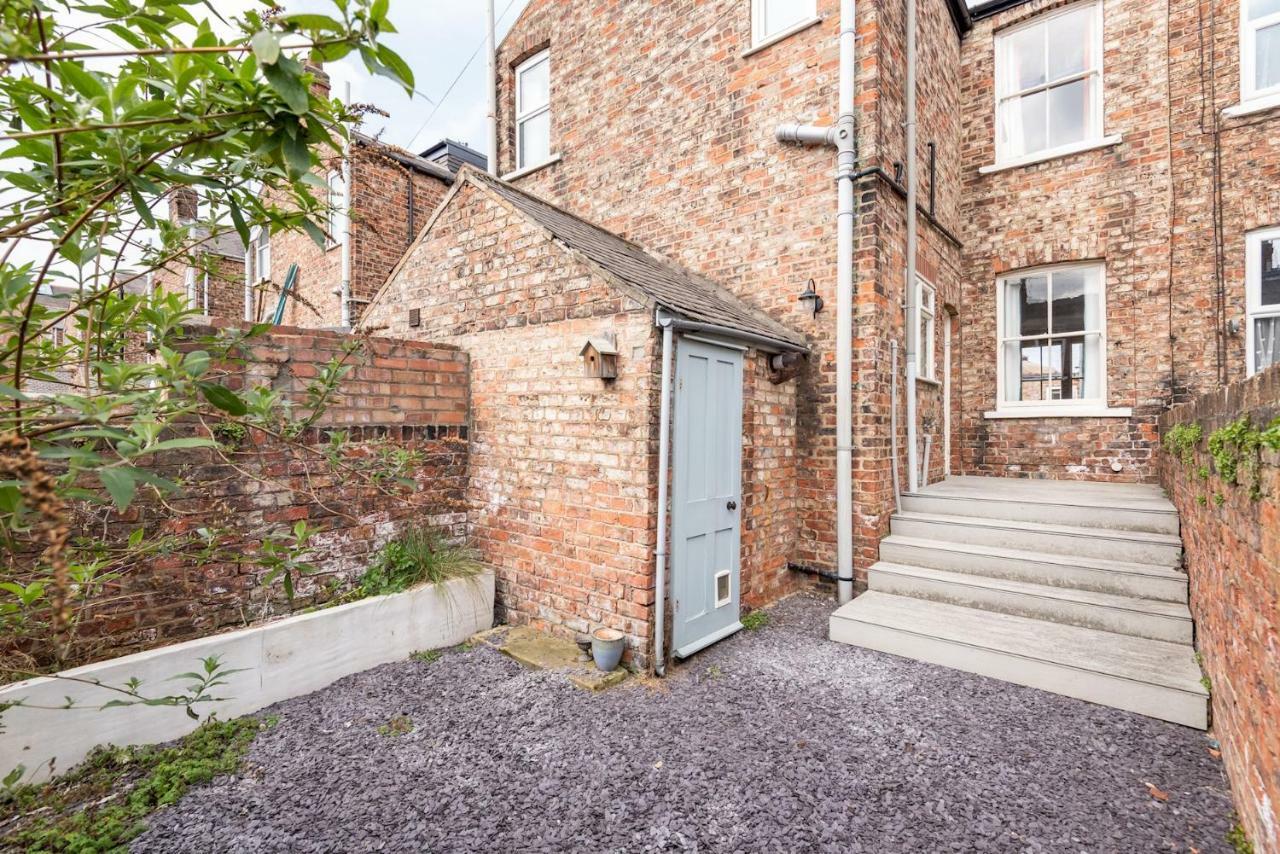 Ferienwohnung Charming Base For 5 Near Bishy Rd Pass The Keys York Exterior foto