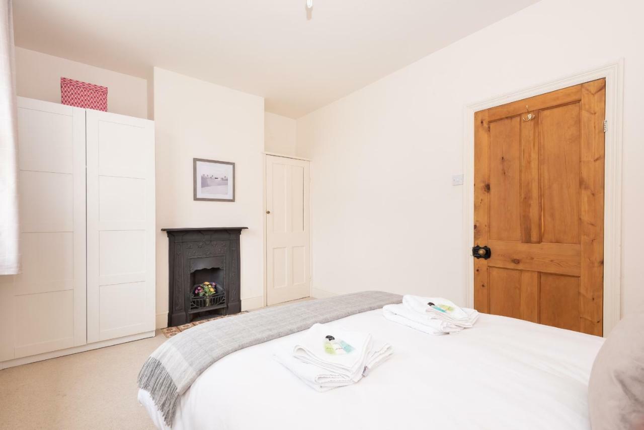 Ferienwohnung Charming Base For 5 Near Bishy Rd Pass The Keys York Exterior foto