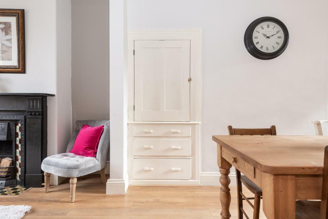 Ferienwohnung Charming Base For 5 Near Bishy Rd Pass The Keys York Exterior foto