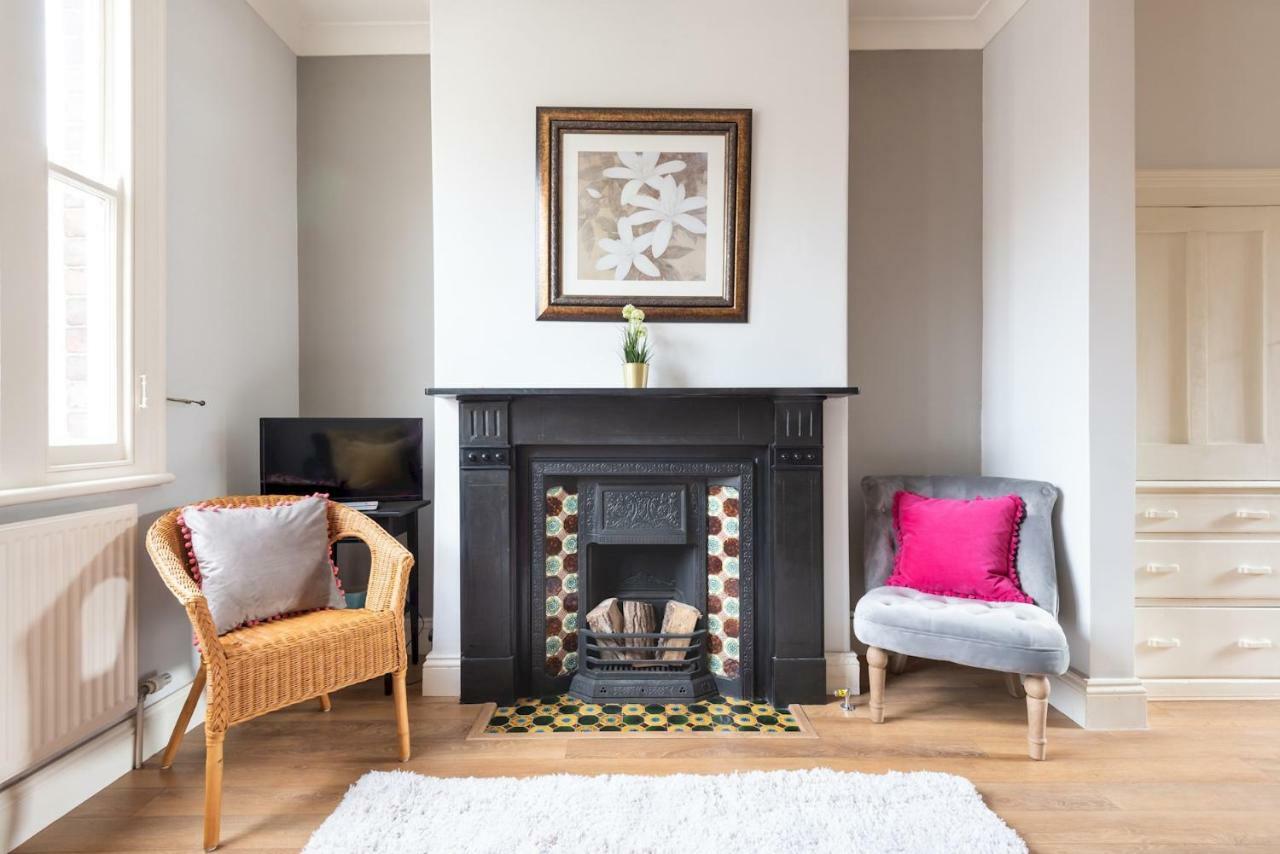 Ferienwohnung Charming Base For 5 Near Bishy Rd Pass The Keys York Exterior foto
