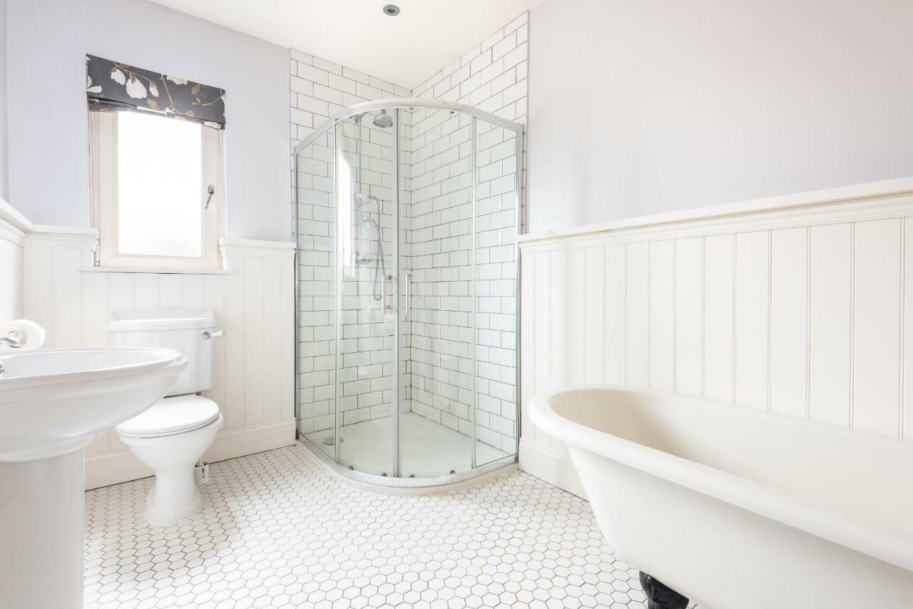 Ferienwohnung Charming Base For 5 Near Bishy Rd Pass The Keys York Exterior foto