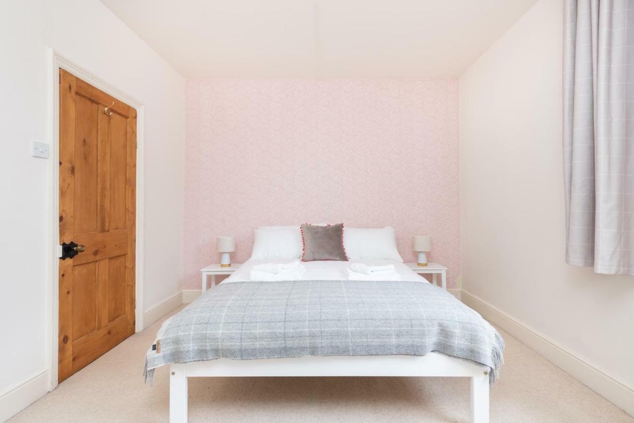 Ferienwohnung Charming Base For 5 Near Bishy Rd Pass The Keys York Exterior foto