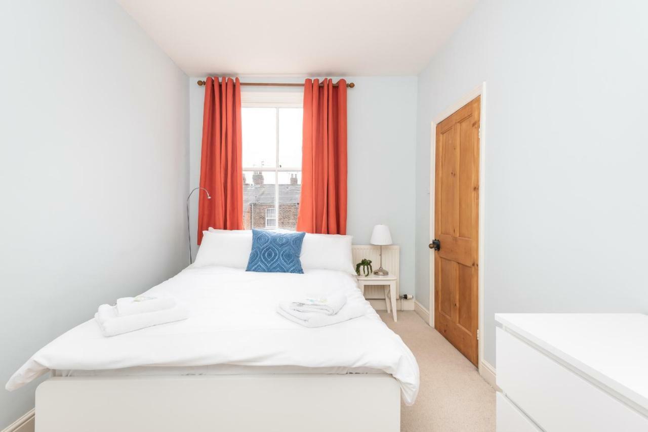Ferienwohnung Charming Base For 5 Near Bishy Rd Pass The Keys York Exterior foto